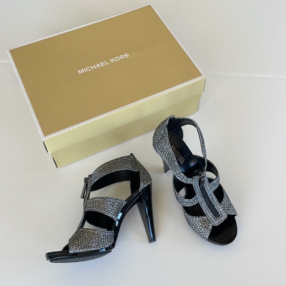 NWT Michael Kors Berkley T Strap Silver 6 M - Picture 5 of 16